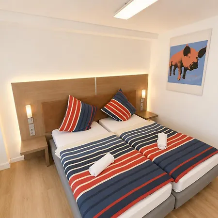 Flats Premium 5 Schlafzimmer 10 Bett Apartment, Smart Tv, Schreibtisch Apartamento Hamm (North Rhine-Westphalia)